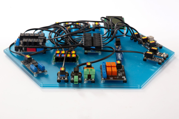 Набор «Квант ЙоТик М1» (Образовательный набор по электронике)
